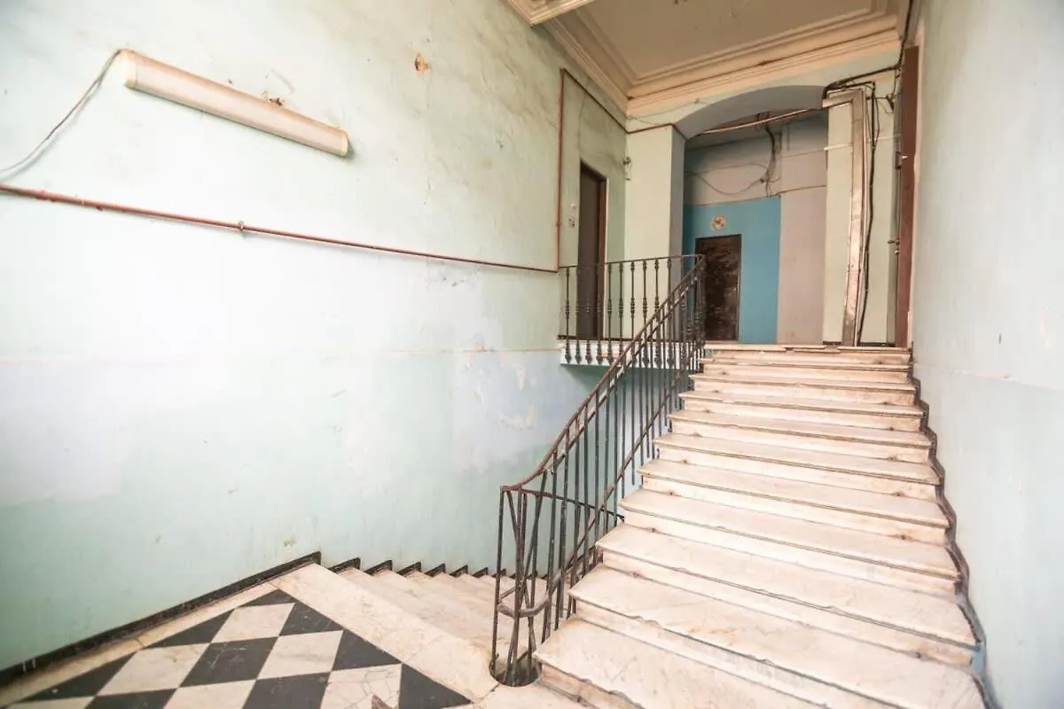 Stylish Apartment In Historic Building Batumi